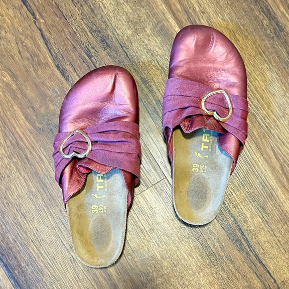 ♥️💖 Birkenstock Tatami Boston Clogs Metallic Mulberry Wine & Gold Heart Hardware - Picture 1 of 9